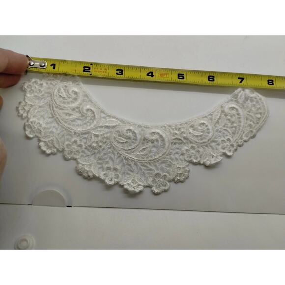 3 Pairs of Embroidered Applique Lace Corners - Pre-owned - 8" Long - Picture 7 of 7